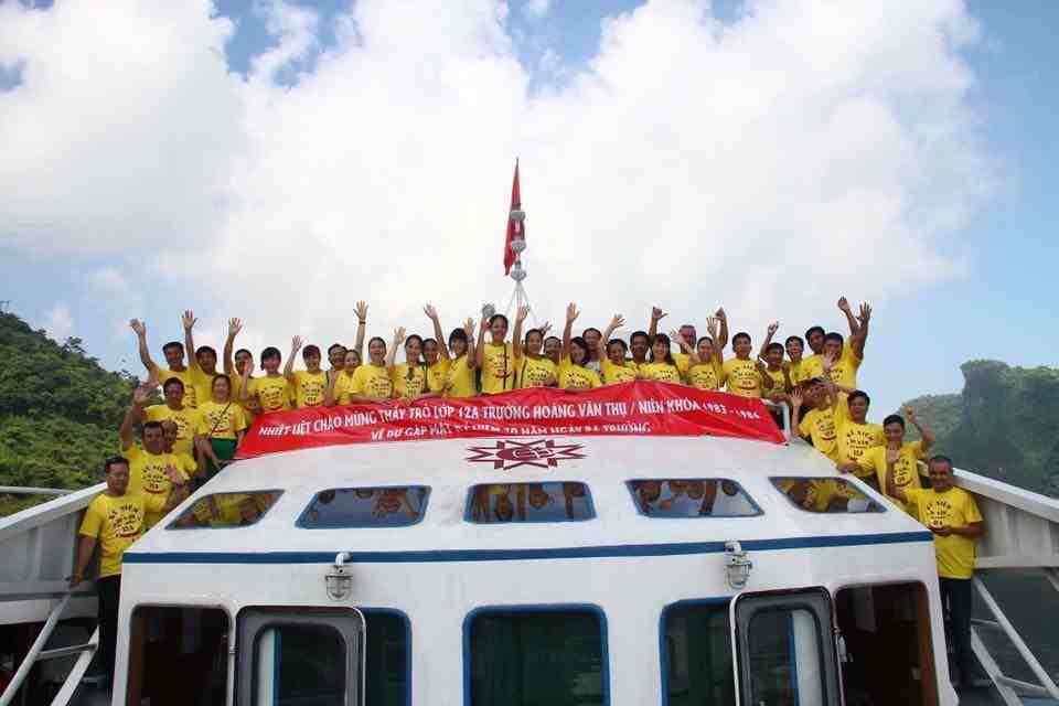 Du thuyền Hồ Hòa Bình
