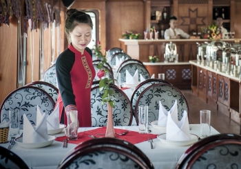 Du thuyền Hồ Hòa Bình