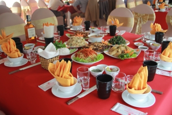Du thuyền Hồ Hòa Bình